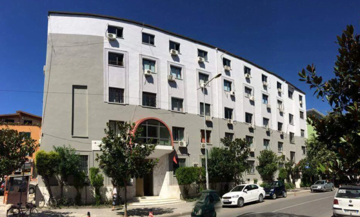 Bojkot dy orësh pas plagosjes së avokatit në Durrës, 21 seanca gjyqësore mbeten pezull