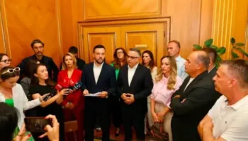 Bojkotojnë votimin e qeverisë/ PDK dhe AAK i thonë “JO” Kurtit