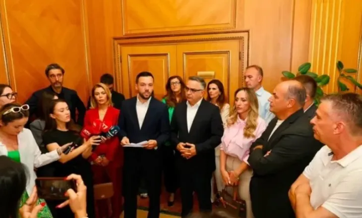 Bojkotojnë votimin e qeverisë/ PDK dhe AAK i thonë “JO” Kurtit