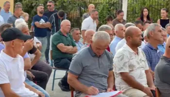 Braktiset dëgjesa për Reformën Territoriale në Rrajcë, banorët përplasen me deputetët socialistë