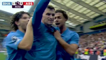 Brighton “spektakël” ndaj Arsenal në pjesën e parë, Newcastle shënon dy gola për katër minuta (Video)