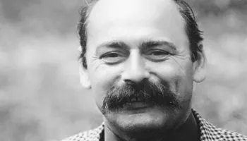 Buqetë me poezi të Teodor Kekos: Larg syve mbetën buzëqeshjet…