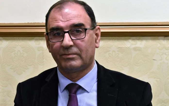 Buqetë poetike nga Rexhep Shahu: Zot, ruaje këtë grua!