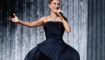 Celine Dion pushton Parisin