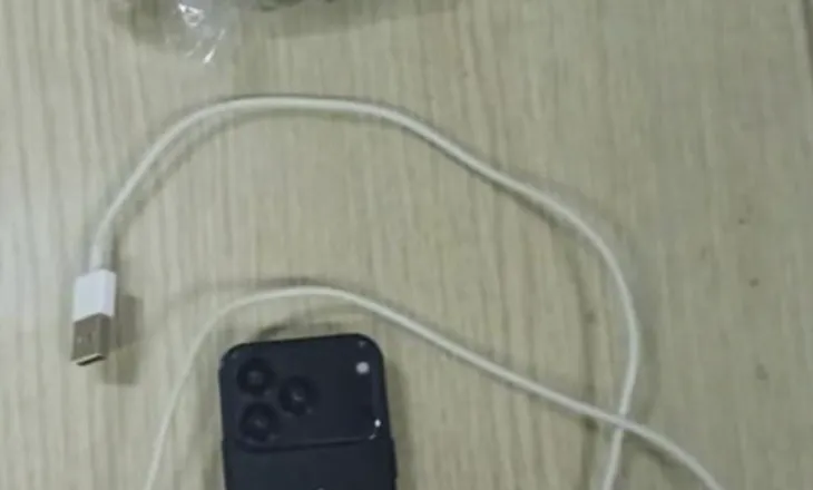 Celular dhe drogë në qelinë e të burgosurit në Shkodër, nis hetimi për 2 policë dhe një të dënuar