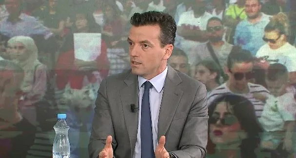 “Censura nuk na ndal”, Agron Shehaj: Rrjetet sociale po shkërmoqin pushtetin e Edi Ramës!