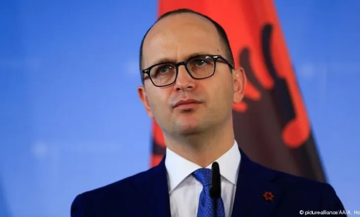 Ceremonia zyrtare në Serbi, Bushati kritikon ashpër Vuçiç: Ratko Mlladiç nuk ishte hero, por një kriminel lufte