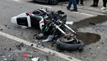 Cërrik/ 14- vjeçari përplaset nga motoçikleta, transportohet drejt spitalit