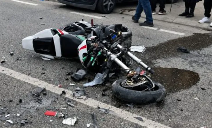 Cërrik/ 14- vjeçari përplaset nga motoçikleta, transportohet drejt spitalit