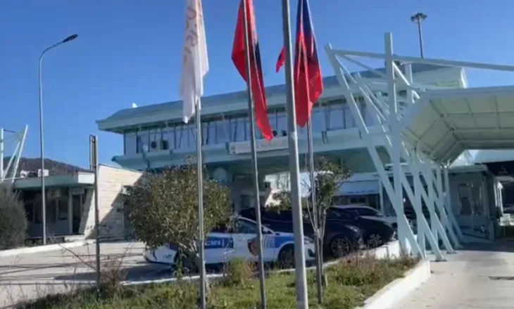 Cigaret kontrabandë kalojnë Kakavijën, 90 steka hynë të fshehura në autobusin Tiranë-Athinë