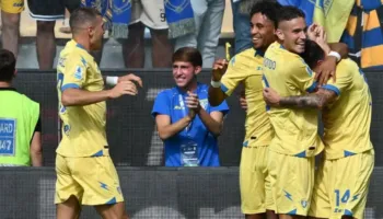 Como pëson humbjen e parë të sezonit, Frosinone surpriza më e bukur deri tani (video)