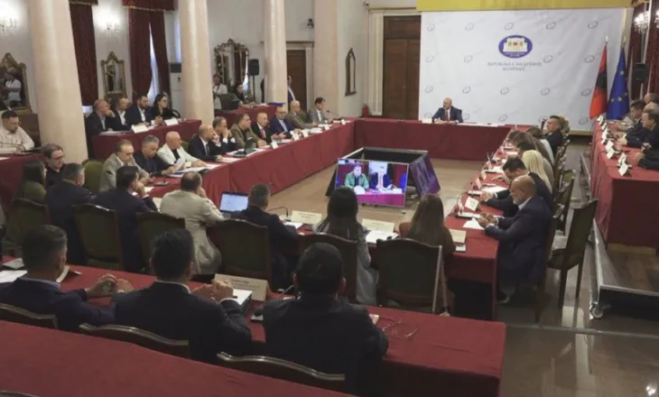 Debate te Ligjet/ PD kërkon pezullimin e Territoriales, PS e rrëzon dhe refuzon të presë konsultimet me bashkitë për hartën e opozitës