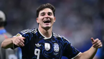 Deco thyen heshtjen për Álvarez: Ne nuk e shtymë lojtarin të kërkonte largimin nga Atletico Madridi