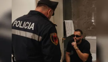 Deklaroi se nuk po fshihej/ Policia nxjerr zbuluar Jozin: Po fshihej në tualet