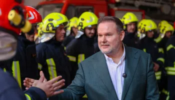 Demo takon zjarrfikësit e Tiranës: Më shumë fokus te parandalimi i zjarreve