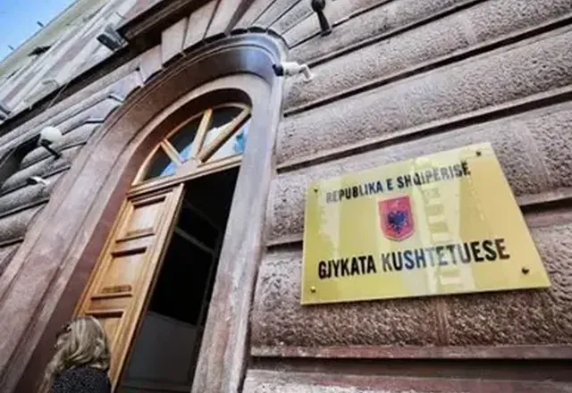 Denigrimi dhe sulm personal pas vendimit për pagat”/ Shoqata e Gjyqtarëve mbron Ramiz Lalën