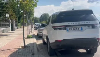 Detaje të reja nga plagosja në Korçë, autori dhe i dëmtuari kushërinj, po udhëtonin në të njëjtën makinë