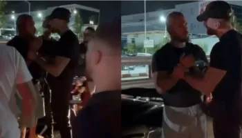 Dhuna ndaj Eduard Kuçit, gjykata liron këngëtarin Joz Marku dhe shokun e tij, i lë në arrest shtëpie…