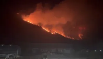 Disa vatra zjarri në Elbasan dhe Librazhd, nuk ka rrezik për zonat e banuara!