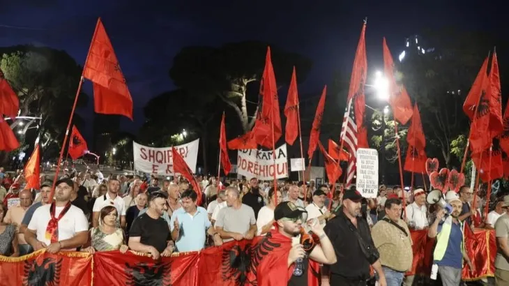 Dita e 123-të e protestës në bulevard, marshim dhe fjalime kundër Qeverisë!
