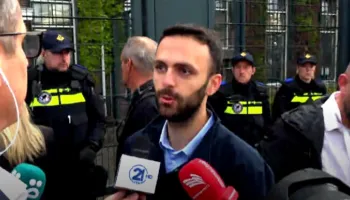 Djali i Krasniqit nga Haga: Jam krenar për secilin prej tyre. Presim vetëm lirimin e tyre