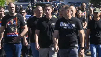 Djali i Vuçiçit merr pjesë në varrimin e Kasapit të Ballkanit, Ratko Mlladiç