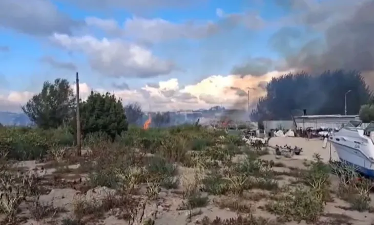 Dogji mbeturinat në Durrës, banori dyshohet se shkaktoi zjarrin në lagjen 13, flakët pranë banesave