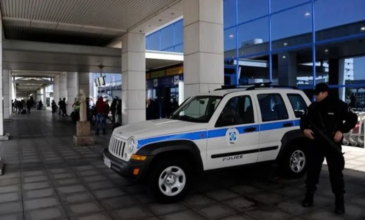 Drogë në aeroportin e Athinës/ 100 kg kokainë mes trëndafilave, 6 të arrestuar, mes tyre edhe shqiptarë