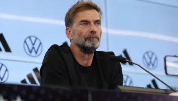 “Dua që të valëvitet sërish flamuri gjerman”, Klopi kërkon patriotizëm për të rikthyer Gjermaninë drejt lavdisë