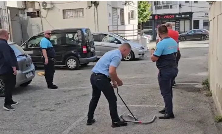 Durrës, Policia Bashkiake liron parkimet e zëna forcërisht