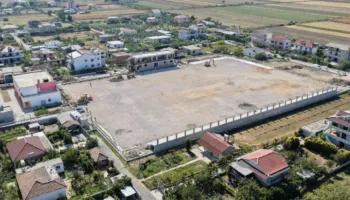 Durrësit i shtohet një tjetër mini-stadium, punimet vijojnë me ritme të shpejta (video)