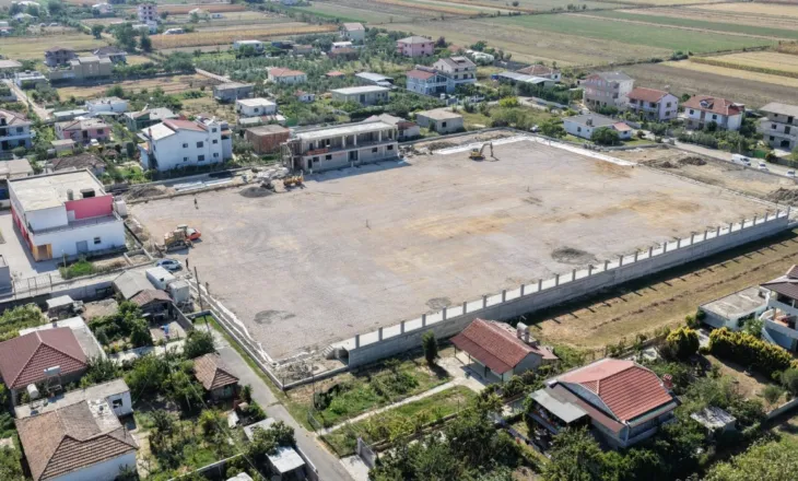 Durrësit i shtohet një tjetër mini-stadium, punimet vijojnë me ritme të shpejta (video)
