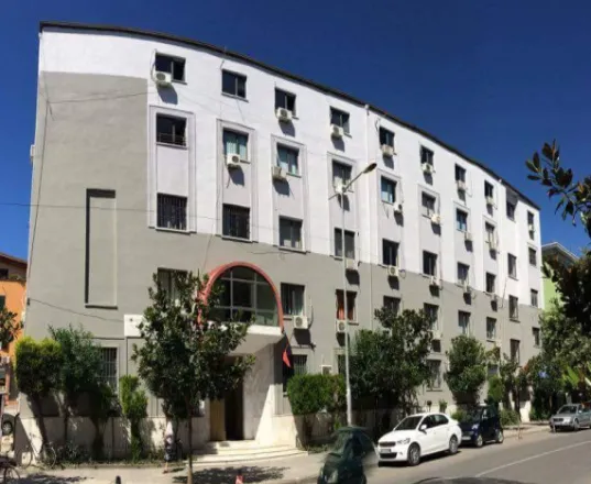Dyshohet se përvetësoi 69 mln lekë, Gjykata zbut masën për ish-drejtoreshën e Postës