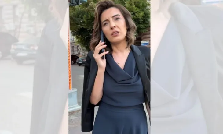 “E ke dëgjuar atë këngën Zegjine, Zegjine…”- Aktivistja i zë pritë deputetes së PS në zyrat e Kuvendit! Çaushi: S’të vjen turp! Sa të paguajnë?
