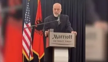 E PAPRITUR! Edi Rama goditet me vezë në SHBA – pamjet bëhen virale