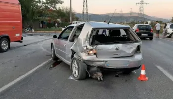 E rëndë/ Makina përplas këmbësoren, 78 vjeçarja dërgohet në spital