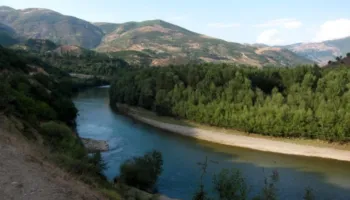 E rëndë në Dibër, 22-vjeçarja mbytet në lumin Drini i Zi