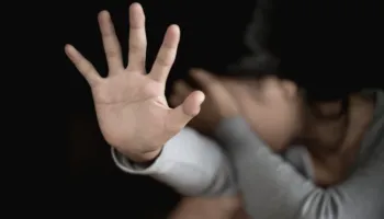 E rëndë në Tiranë! Tezja dhe kushëriri abuzojnë seksualisht me 12-vjeçaren, në telefonin e të miturës u gjetën video