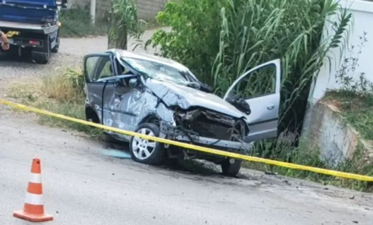 E zuri gjumi në timon, makina përplaset me barrierat, plagoset një grua dhe një fëmijë