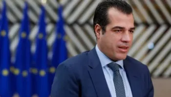 Edhe Greqia ndjek modelin italian, qendër riatdhesimi për emigrantët në një vend afrikan!