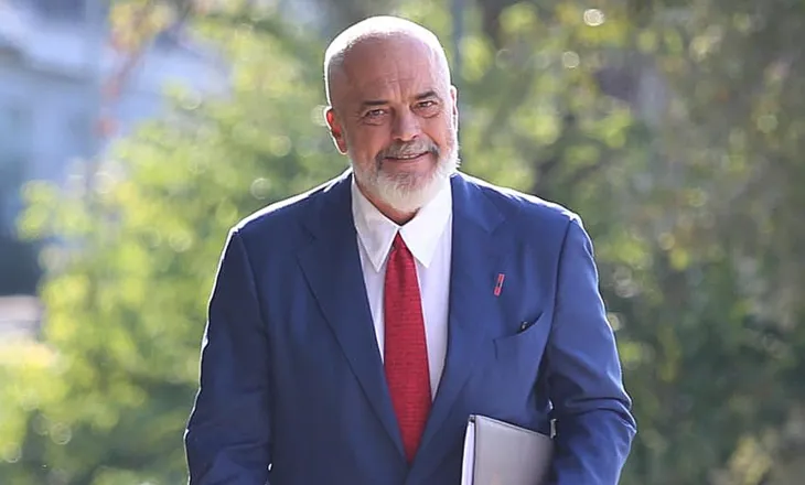 EDI RAMA SFIDON REVOLUCIONIN E FLAMINGOVE: NUK NDIHEM I KËRCËNUAR