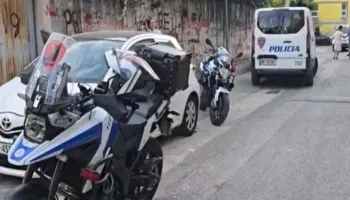 Eksploziv në derën e banesës së 36-vjeçarit, shpërthimi trondit Kamzën në orët e para të mëngjesit