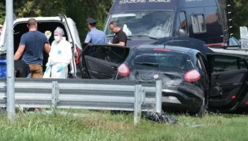 Ekzekutim makabër/ 35 vjeçari shqiptar vritet brutalisht brenda makinës së tij