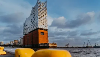 Elbphilharmonie shënon dhjetëvjetorin, Pierre de Meuron rikthen historinë e ikonës së Hamburgut