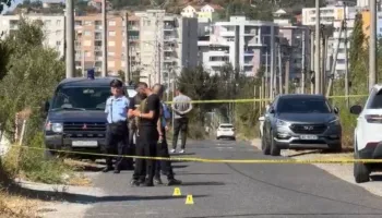 EMRAT/ Plagosën të riun pas sherrit për riparimin e makinës, shpallen në kërkim babë e bir