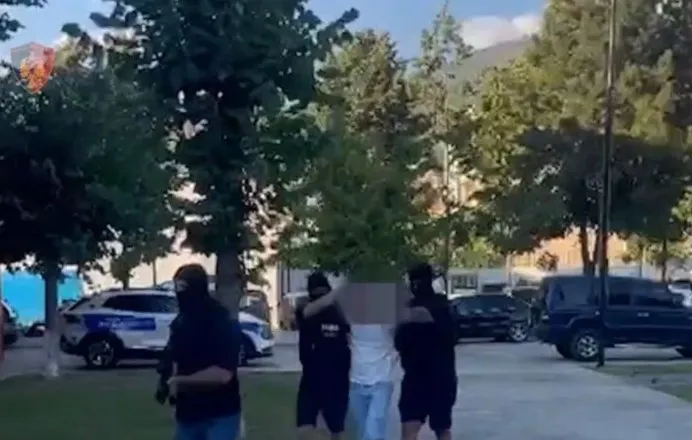 EMRAT/ Tentativë vrasjeje, drogë dhe armë, arrestohen në Itali 2 të kërkuar ndërkombëtare, pritet ekstradimi nga Interpoli!