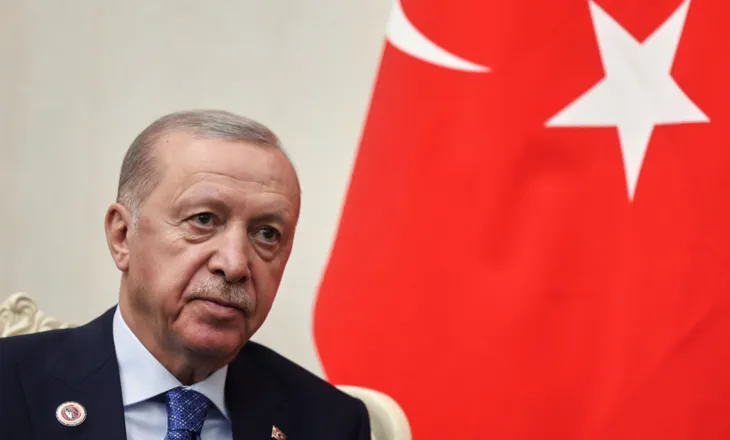 Erdoğan ashpërson tonet ndaj Greqisë: Çmilitarizoni ishujt e Egjeut, mos e ngatërroni qetësinë me dobësinë