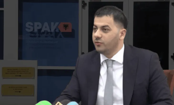 Ergys Agasi nga qelia bën divorc me Vlora Hysenin/ Analisti: I janë hapur portat e ferrit