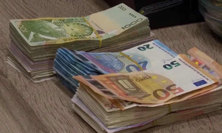 Euro bie, por jo të gjithë përfitojnë! Ekspertët zbulojnë kush fiton dhe kush humbet nga forcimi i lekut në Shqipëri