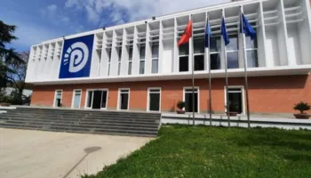 Eurodeputetët mbërrijnë në Tiranë, Partia Demokratike  denoncon krimin e organizuar dhe korrupsionin e qeverisë Rama